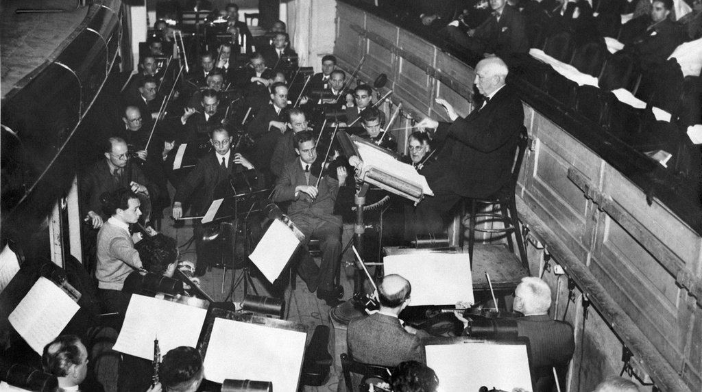 Richard Strauss conducting the Concertgebouw Orchestra, 1934