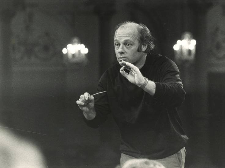 19711130_-_bernard_haitink_leidt_een_repetitie_met_het_concertgebouworkest.jpg
