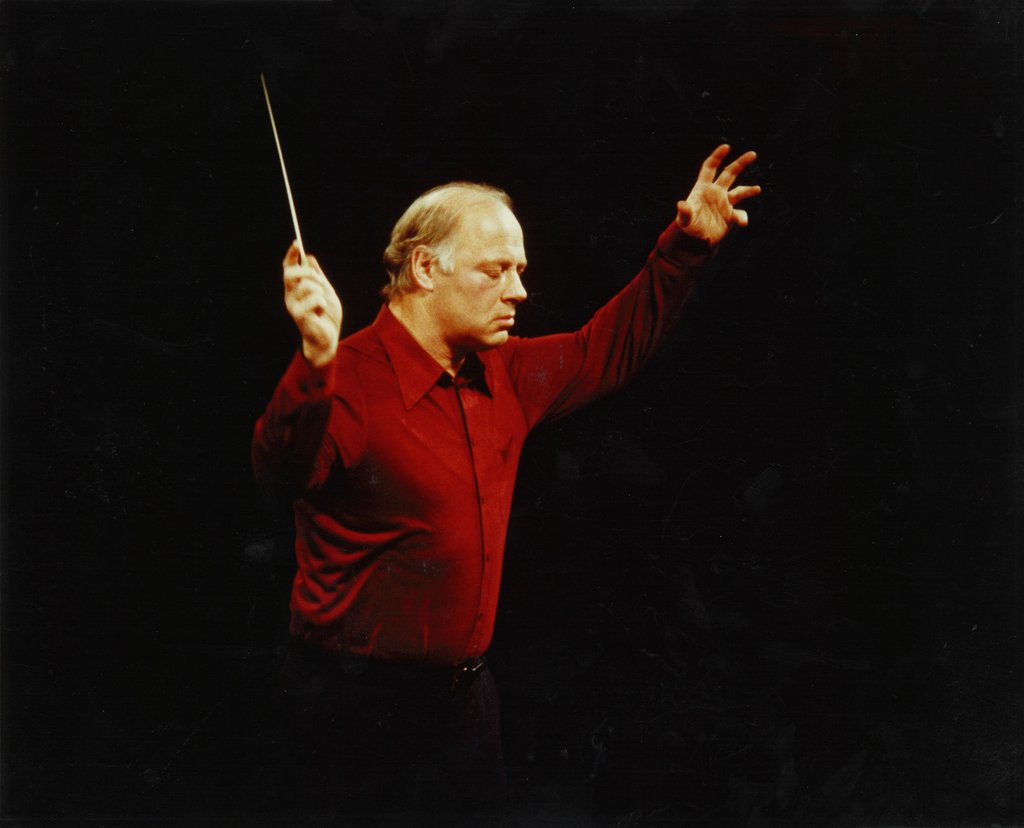 1982 - Bernard Haitink conducts a rehearsal.