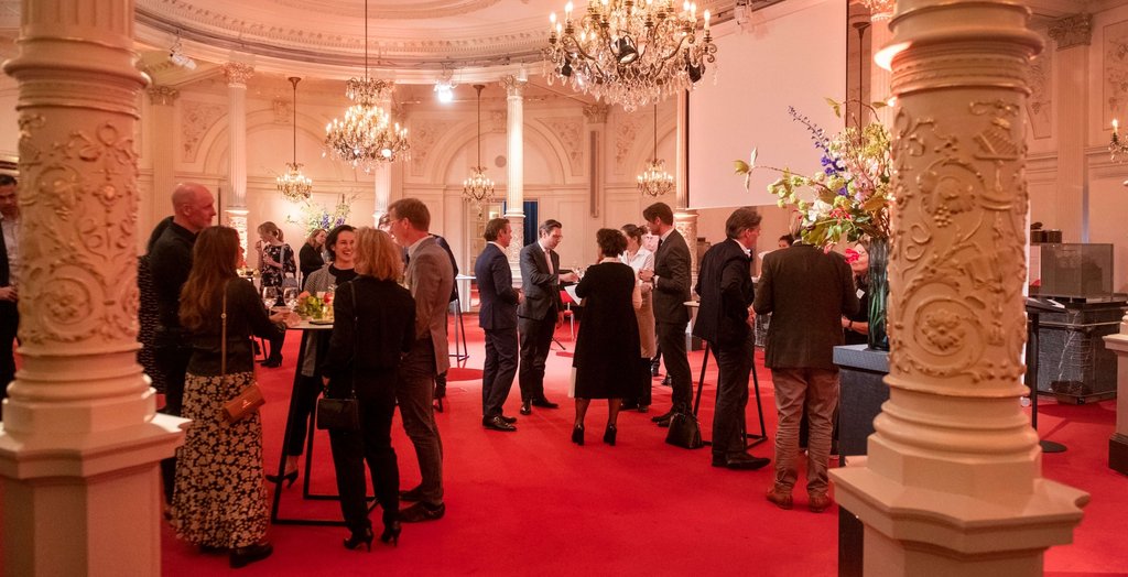 2. Uw bezoek BOVEN DRANKJES INBEGREPEN pauze De Salon Essentials-concert met voorprogramma-Voorontvangst Spiegelzaal-cr-Janiek Dam-93