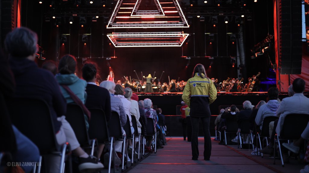 Such an open-air concert, performed before thousands of spectators, is a unique opportunity for these young musicians.