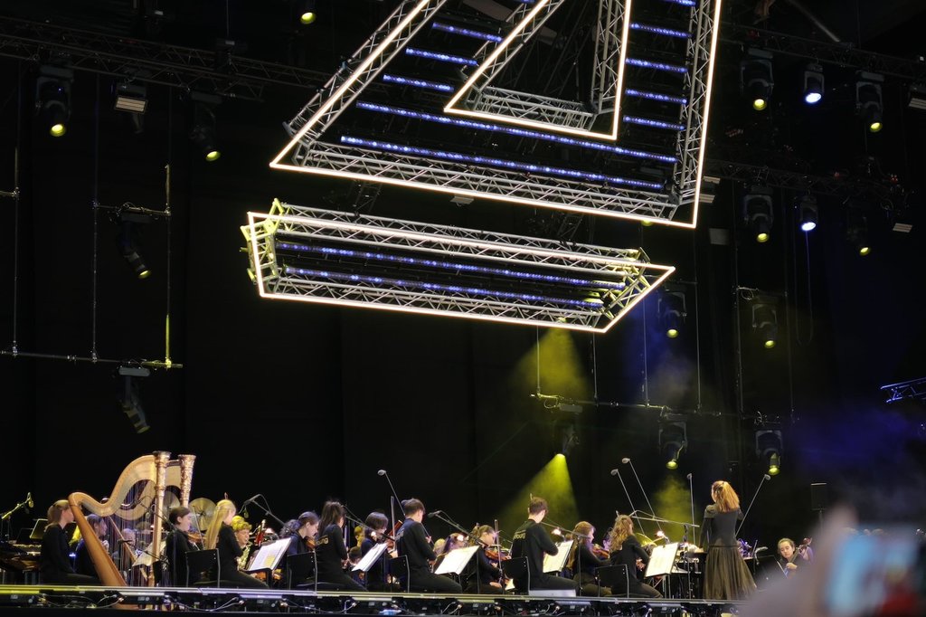 Not long after, another highlight followed. Concertgebouworkest Young performed at the opening night of SAIL at the NDSM wharf, once again under the direction of Elim Chan.