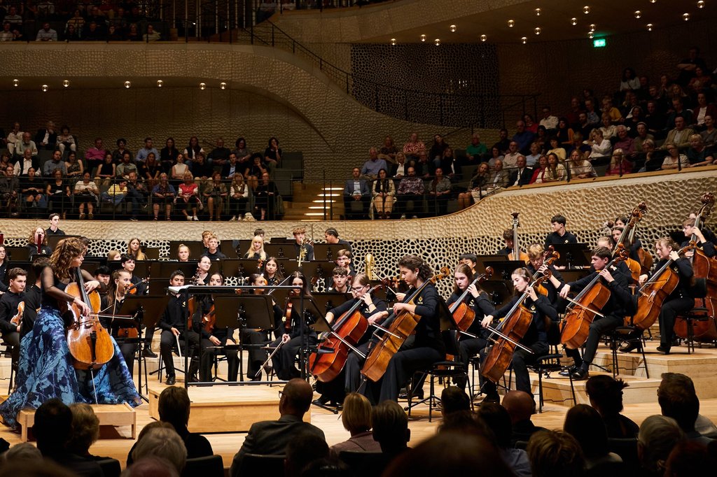 As an encore, the orchestra’s cellists joined Julia Hagen for Marcia by Sollima.