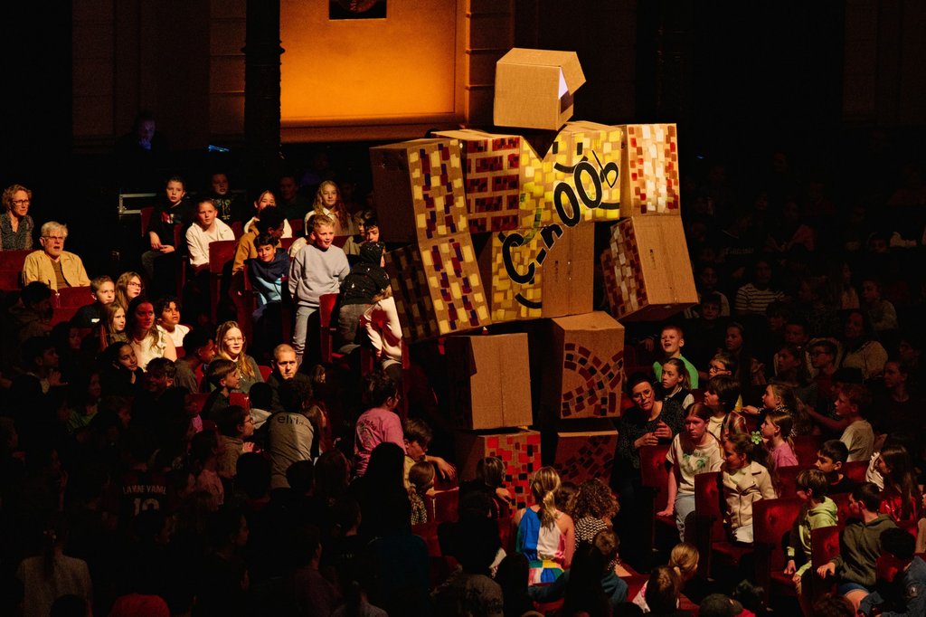 Who's that coming through the door? Could it be Commander_noob? A brand-new children's concert by the Concertgebouworkest and Släpstick, March 2025.