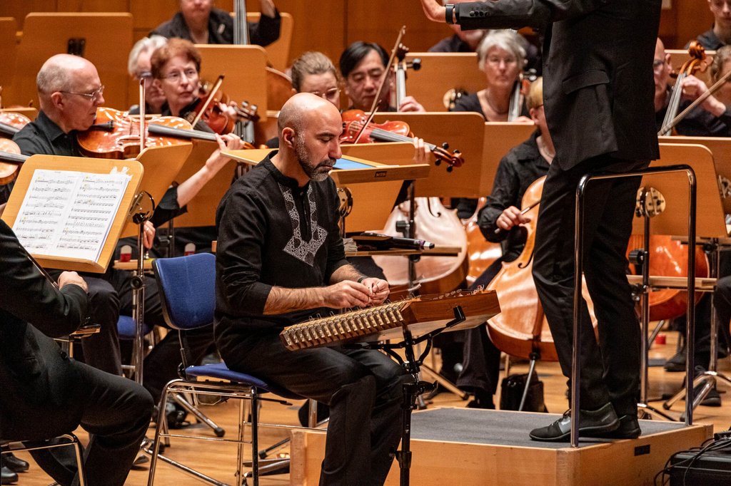 Kioomars Musayyebi - (c) Noah Trennhaus, Günter Plewnia - DOL NRW Tonhalle Düsseldorf