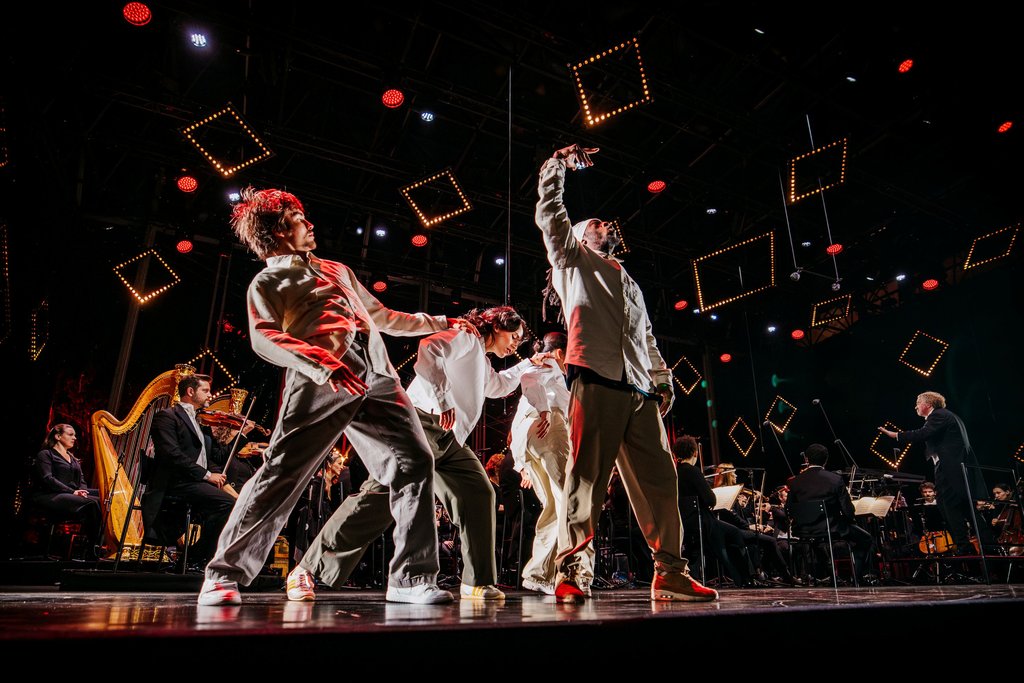 Dancers from ISH Dance Collective performed a beautiful dance during two works.