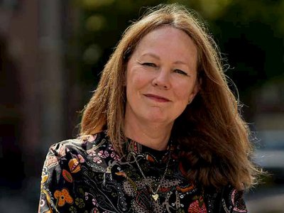 Nicole van Det - Senior managing director Accenture