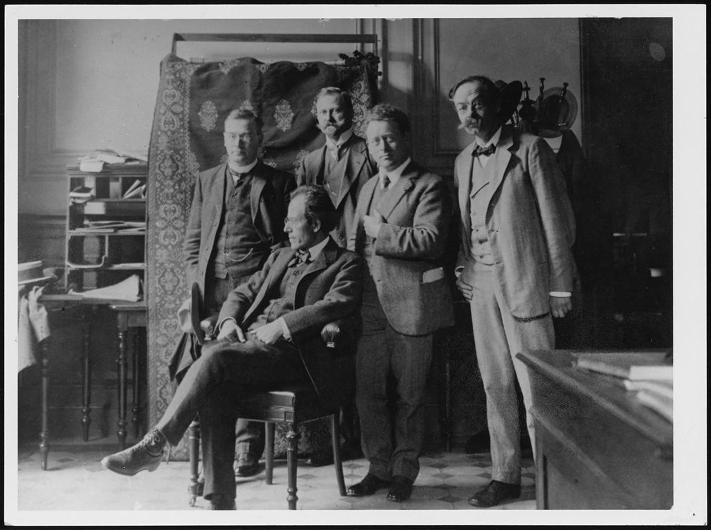 1909 – At the Concertgebouw in Amsterdam: (from left to right) Cornelis Dopper, Gustav Mahler, Hendrik Freijer, Willem Mengelberg and Alphons Diepenbrock.