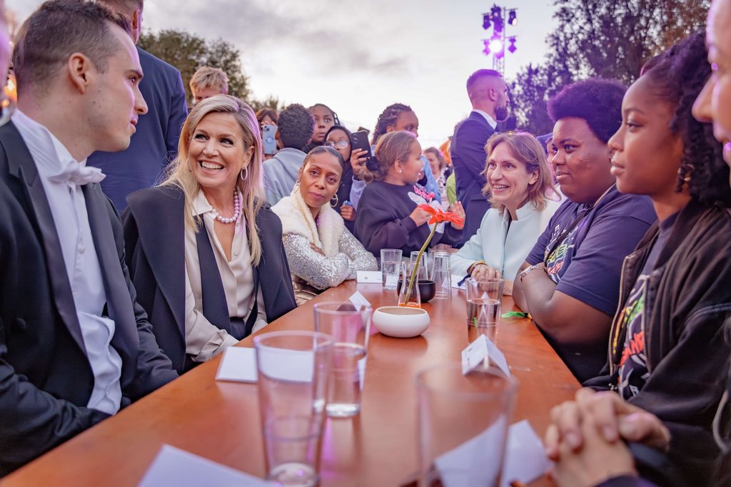 Queen Máxima in conversation with percussionist Bence Major