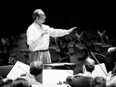 nikolaus-harnoncourt-repetitie-bruckners-vijfde-symfonie-cr-renske-vrolijk